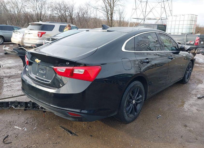 Photo 4 of 2016 Chevrolet Malibu 1LT (VIN 1G1ZE5ST8GF215669)