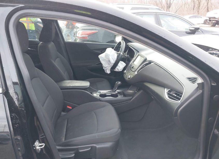 Photo 5 of 2016 Chevrolet Malibu 1LT (VIN 1G1ZE5ST8GF215669)