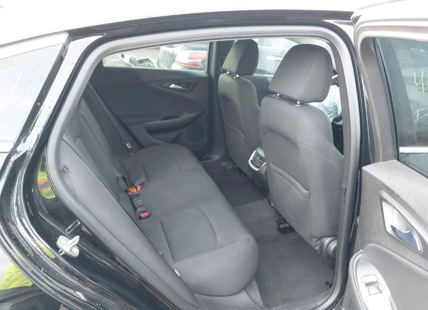 Photo 8 of 2016 Chevrolet Malibu 1LT (VIN 1G1ZE5ST8GF215669)