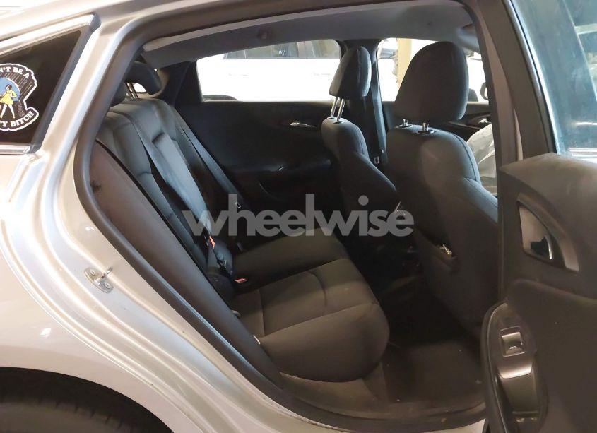 Photo 8 of 2016 Chevrolet Malibu 1LT (VIN 1G1ZE5ST8GF216952)