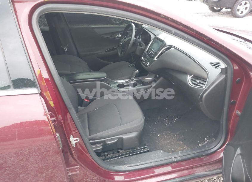 Photo 5 of 2016 Chevrolet Malibu 1LT (VIN 1G1ZE5ST8GF237655)