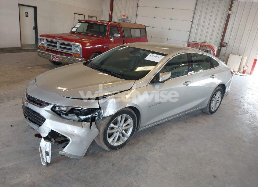 Photo 2 of 2016 Chevrolet Malibu 1LT (VIN 1G1ZE5ST8GF272695)