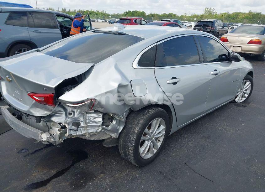 Photo 4 of 2016 Chevrolet Malibu LT (VIN 1G1ZE5ST8GF276522)