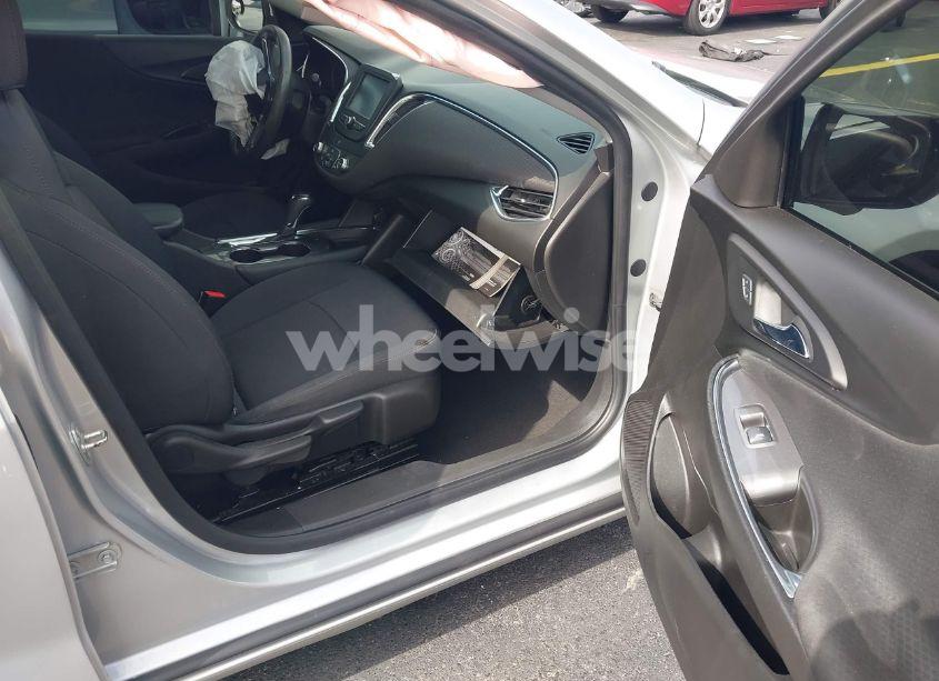 Photo 5 of 2016 Chevrolet Malibu LT (VIN 1G1ZE5ST8GF276522)