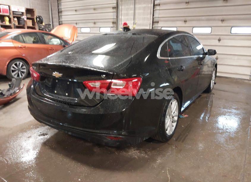 Photo 4 of 2016 Chevrolet Malibu 1LT (VIN 1G1ZE5ST8GF295524)