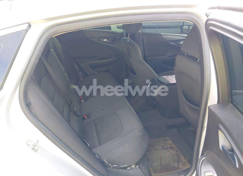 Photo 8 of 2016 Chevrolet Malibu 1LT (VIN 1G1ZE5ST8GF321443)