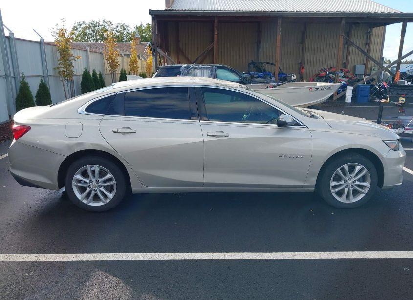 Photo 10 of 2016 Chevrolet Malibu 1LT (VIN 1G1ZE5ST8GF329333)