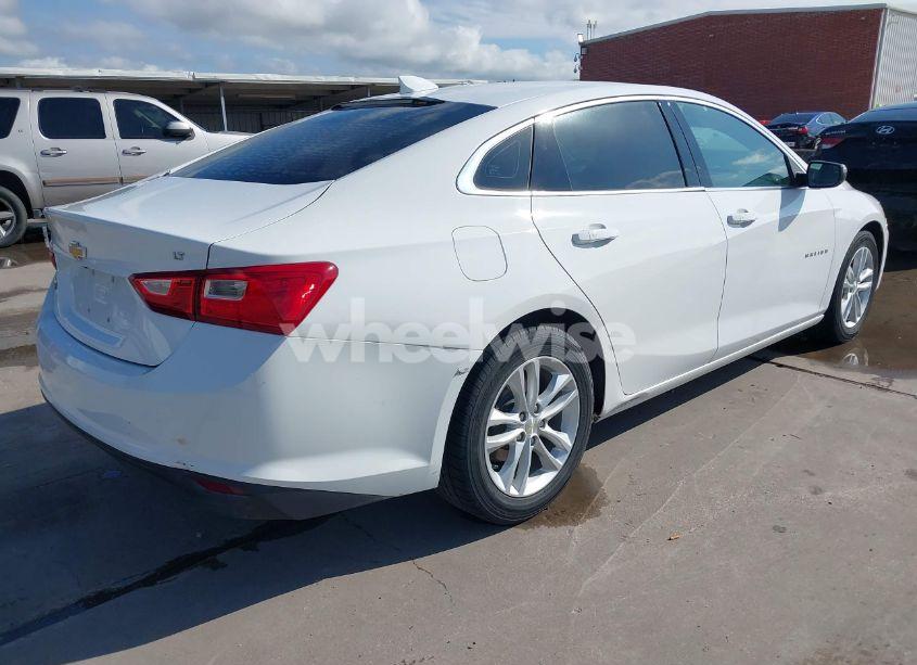 Photo 4 of 2016 Chevrolet Malibu 1LT (VIN 1G1ZE5ST8GF341708)