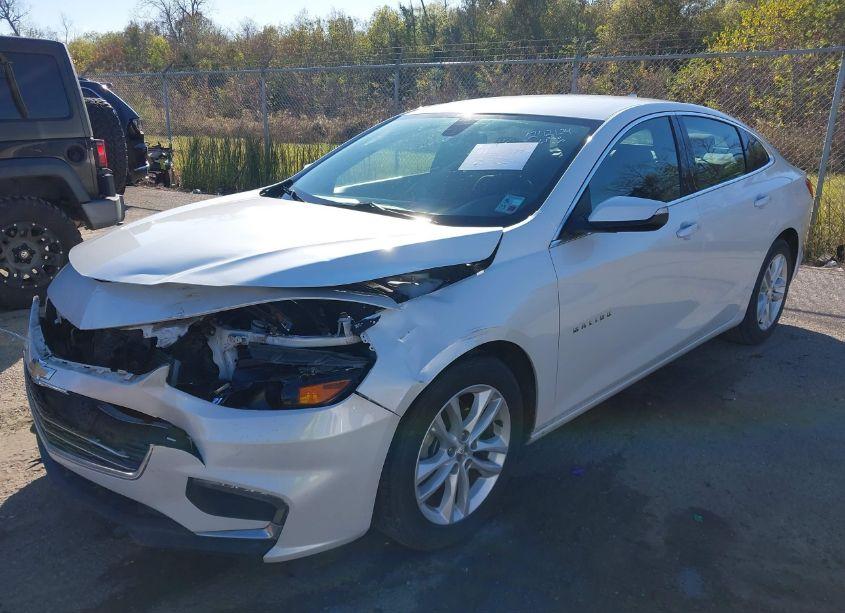 Photo 2 of 2016 Chevrolet Malibu 1LT (VIN 1G1ZE5ST8GF348061)