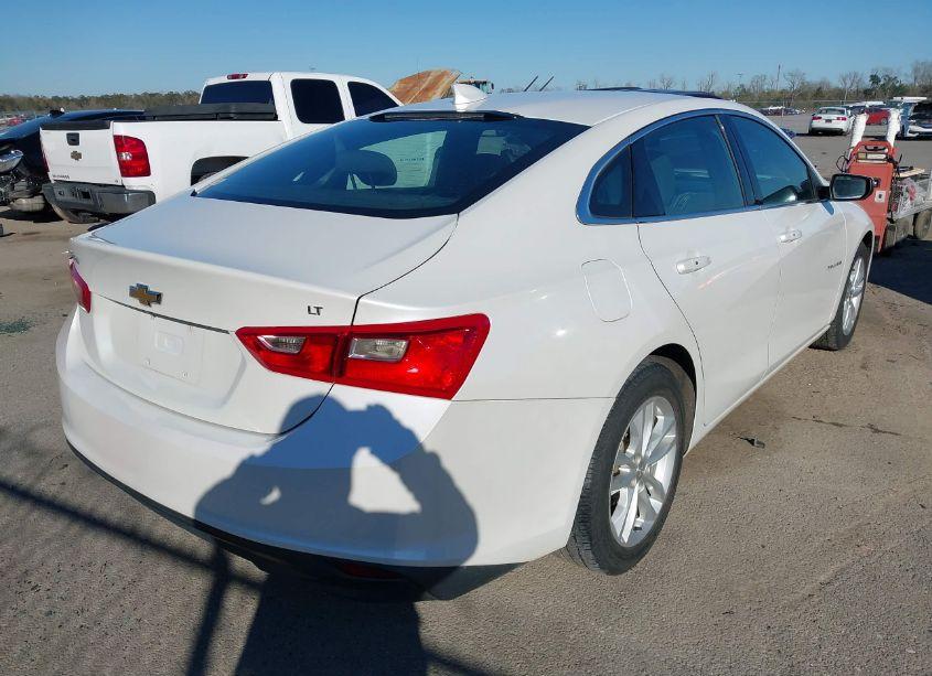 Photo 4 of 2016 Chevrolet Malibu 1LT (VIN 1G1ZE5ST8GF348061)