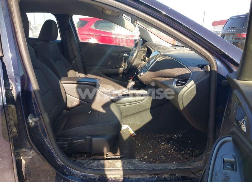 Photo 5 of 2016 Chevrolet Malibu 1LT (VIN 1G1ZE5ST8GF350151)