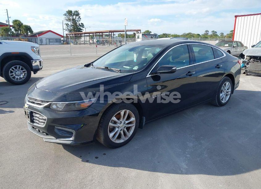 Photo 2 of 2017 Chevrolet Malibu 1LT (VIN 1G1ZE5ST8HF106503)