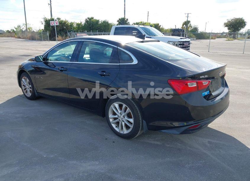 Photo 3 of 2017 Chevrolet Malibu 1LT (VIN 1G1ZE5ST8HF106503)