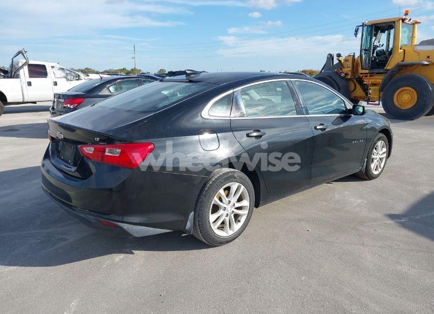 Photo 4 of 2017 Chevrolet Malibu 1LT (VIN 1G1ZE5ST8HF106503)