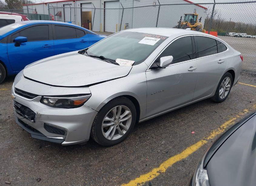 Photo 2 of 2017 Chevrolet Malibu 1LT (VIN 1G1ZE5ST8HF120868)