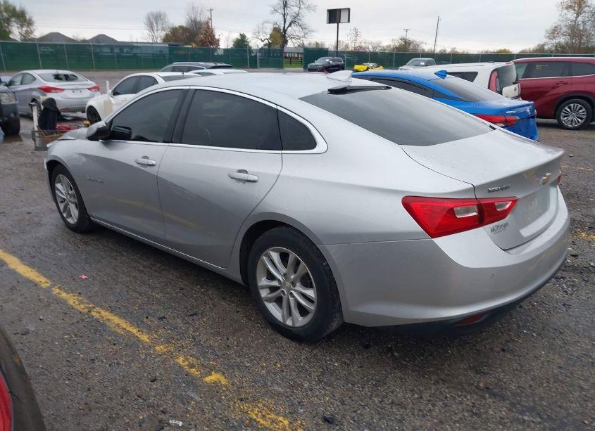 Photo 3 of 2017 Chevrolet Malibu 1LT (VIN 1G1ZE5ST8HF120868)