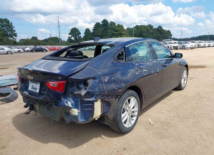 Photo 4 of 2017 Chevrolet Malibu 1LT (VIN 1G1ZE5ST8HF127738)