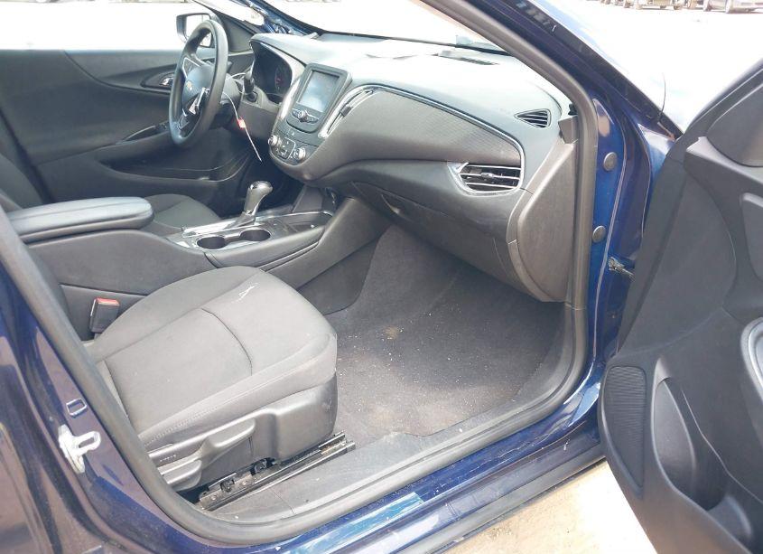 Photo 5 of 2017 Chevrolet Malibu 1LT (VIN 1G1ZE5ST8HF127738)