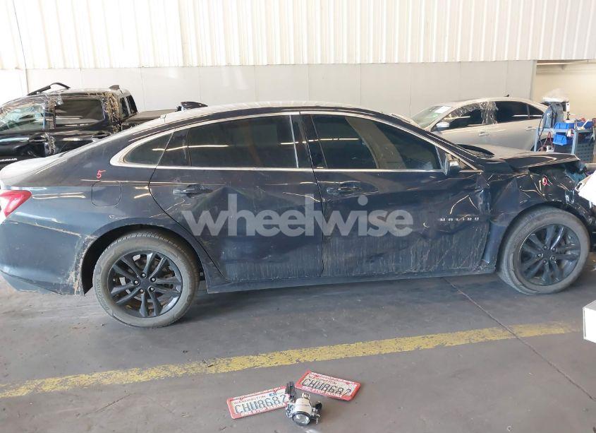 Photo 14 of 2017 Chevrolet Malibu 1LT (VIN 1G1ZE5ST8HF130090)