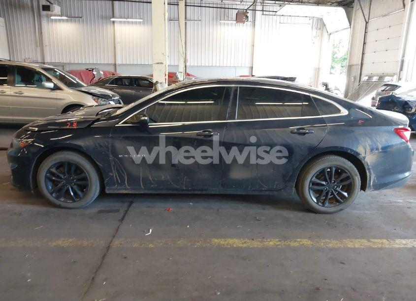 Photo 15 of 2017 Chevrolet Malibu 1LT (VIN 1G1ZE5ST8HF130090)