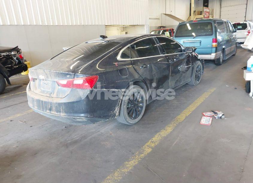 Photo 4 of 2017 Chevrolet Malibu 1LT (VIN 1G1ZE5ST8HF130090)