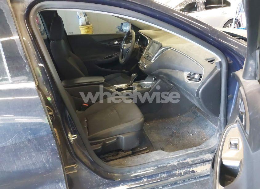 Photo 5 of 2017 Chevrolet Malibu 1LT (VIN 1G1ZE5ST8HF130090)