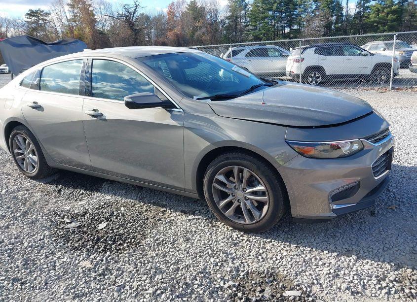 2017 Chevrolet Malibu 1LT (VIN 1G1ZE5ST8HF132504) main photo