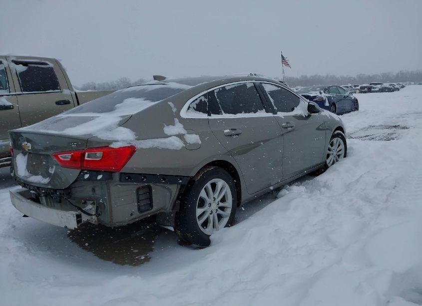 Photo 4 of 2017 Chevrolet Malibu 1LT (VIN 1G1ZE5ST8HF150890)
