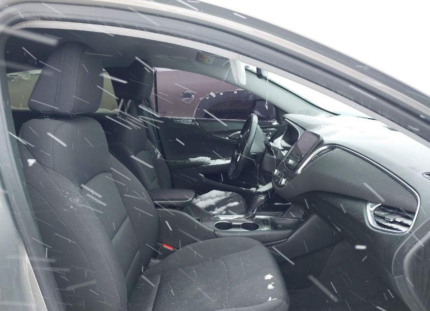 Photo 5 of 2017 Chevrolet Malibu 1LT (VIN 1G1ZE5ST8HF150890)