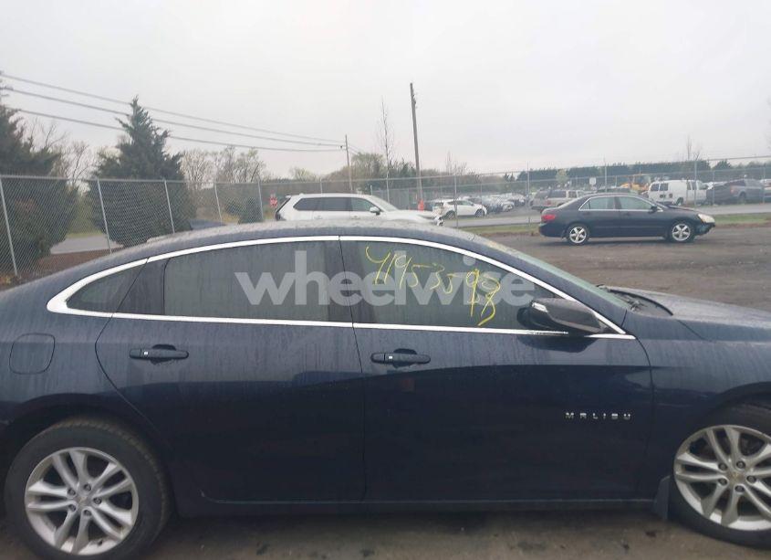 Photo 13 of 2017 Chevrolet Malibu 1LT (VIN 1G1ZE5ST8HF179001)