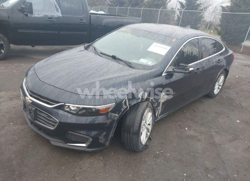 Photo 2 of 2017 Chevrolet Malibu 1LT (VIN 1G1ZE5ST8HF179001)