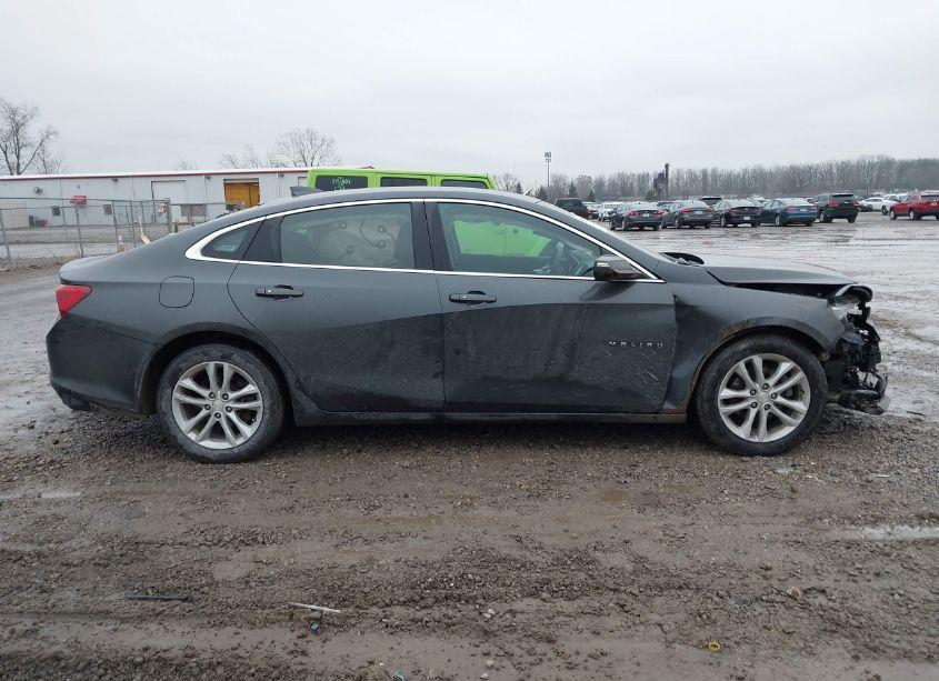 Photo 13 of 2017 Chevrolet Malibu 1LT (VIN 1G1ZE5ST8HF184747)