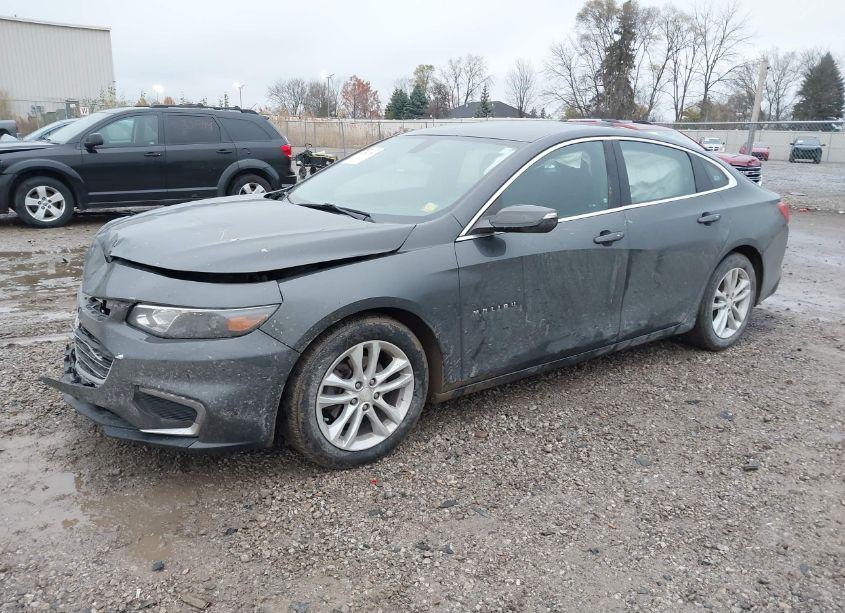 Photo 2 of 2017 Chevrolet Malibu 1LT (VIN 1G1ZE5ST8HF184747)