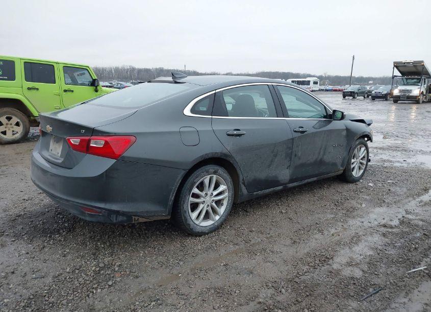 Photo 4 of 2017 Chevrolet Malibu 1LT (VIN 1G1ZE5ST8HF184747)