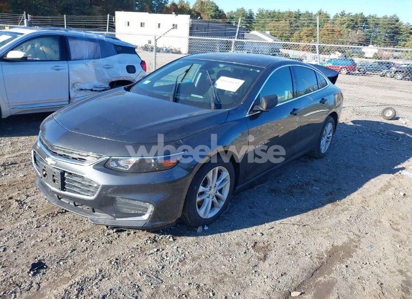 Photo 2 of 2017 Chevrolet Malibu 1LT (VIN 1G1ZE5ST8HF193366)