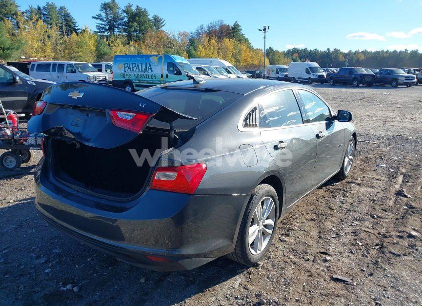 Photo 4 of 2017 Chevrolet Malibu 1LT (VIN 1G1ZE5ST8HF193366)