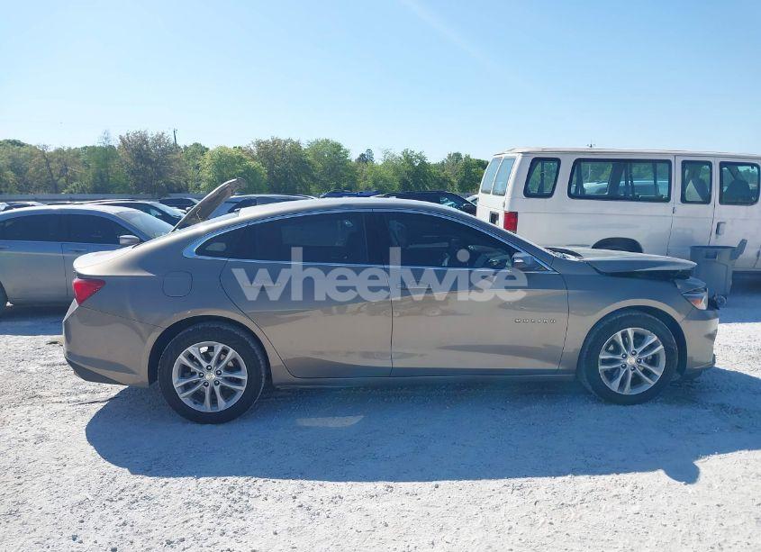 Photo 13 of 2017 Chevrolet Malibu 1LT (VIN 1G1ZE5ST8HF197210)