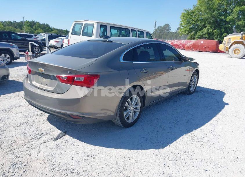Photo 4 of 2017 Chevrolet Malibu 1LT (VIN 1G1ZE5ST8HF197210)