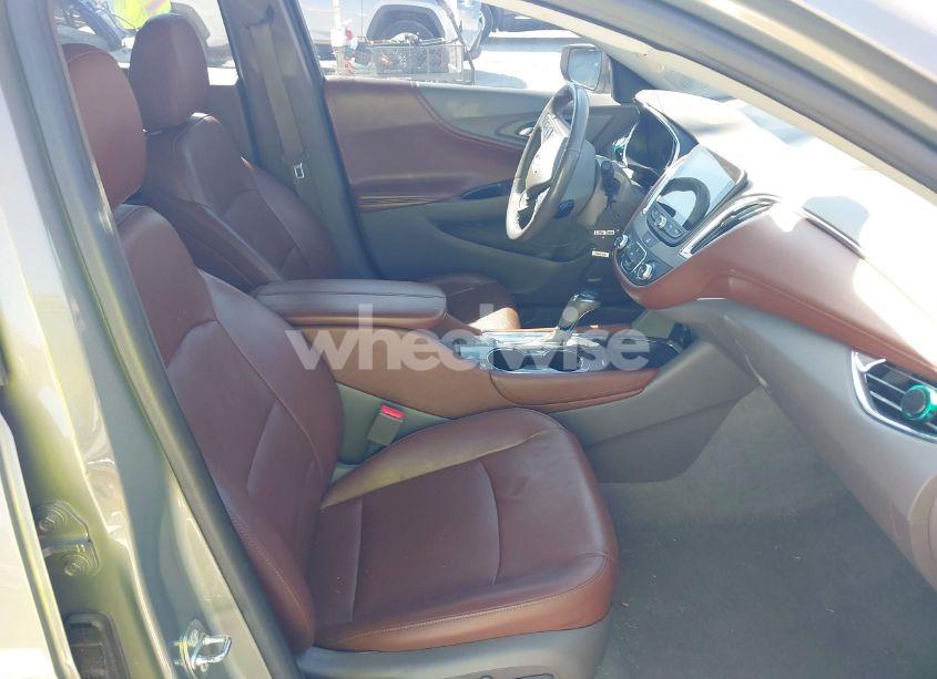 Photo 5 of 2017 Chevrolet Malibu 1LT (VIN 1G1ZE5ST8HF197210)