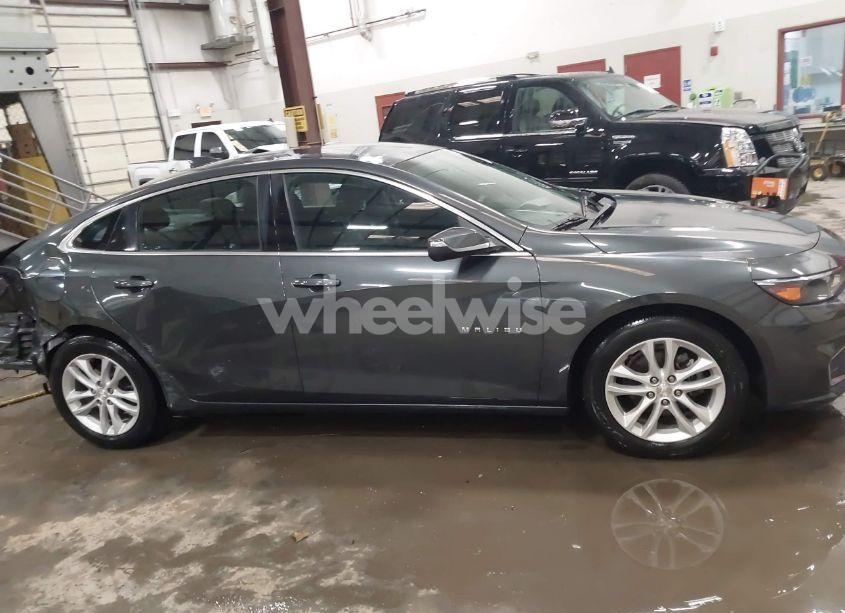 Photo 14 of 2017 Chevrolet Malibu 1LT (VIN 1G1ZE5ST8HF209517)