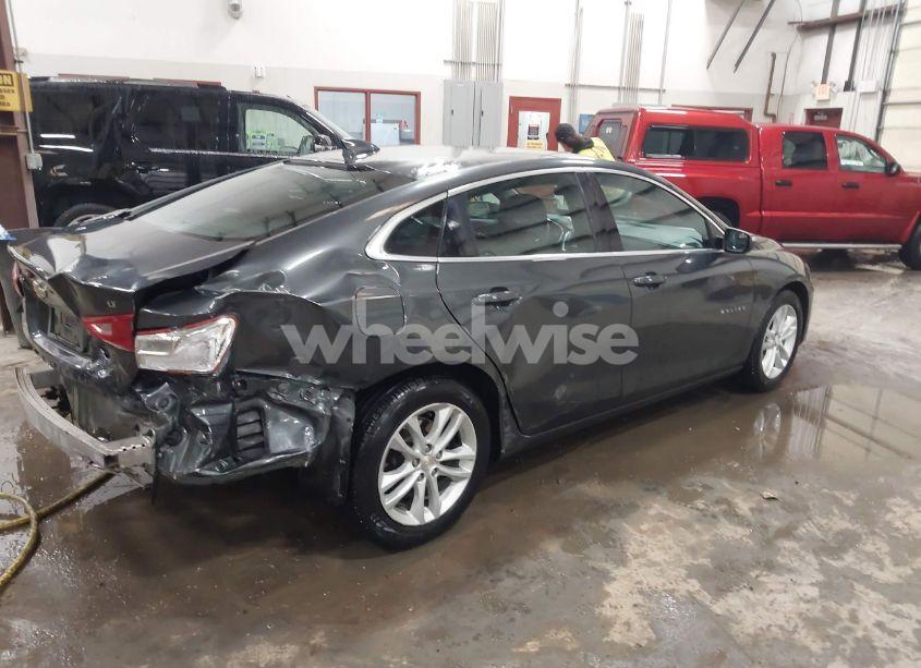 Photo 4 of 2017 Chevrolet Malibu 1LT (VIN 1G1ZE5ST8HF209517)