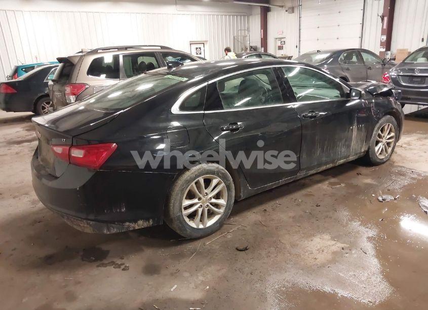 Photo 4 of 2017 Chevrolet Malibu 1LT (VIN 1G1ZE5ST8HF210019)