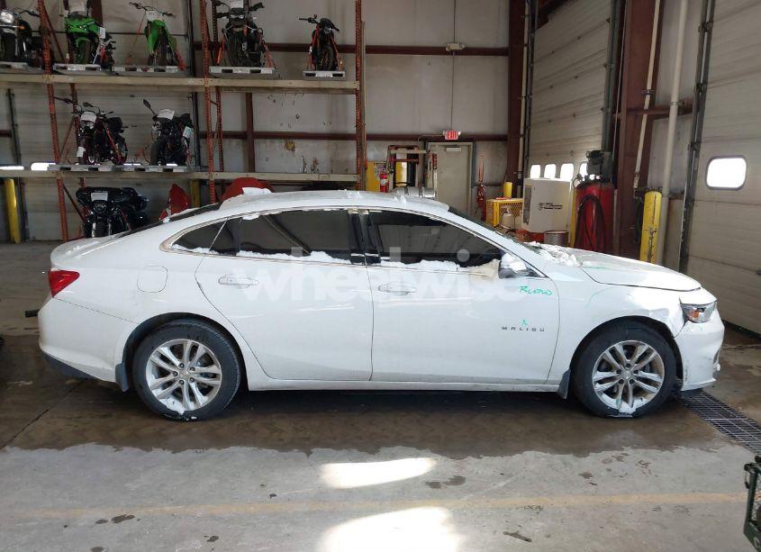Photo 13 of 2017 Chevrolet Malibu 1LT (VIN 1G1ZE5ST8HF211736)