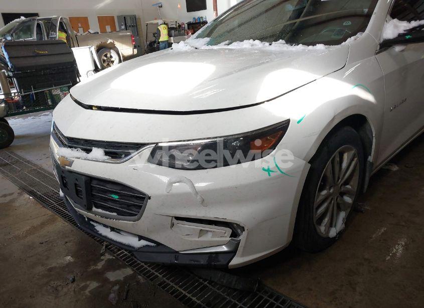 Photo 6 of 2017 Chevrolet Malibu 1LT (VIN 1G1ZE5ST8HF211736)