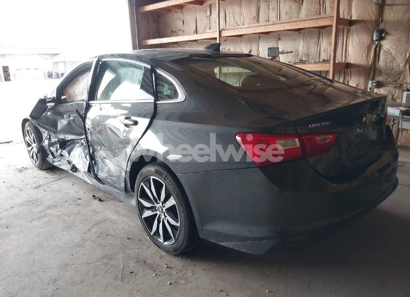 Photo 3 of 2017 Chevrolet Malibu 1LT (VIN 1G1ZE5ST8HF221313)