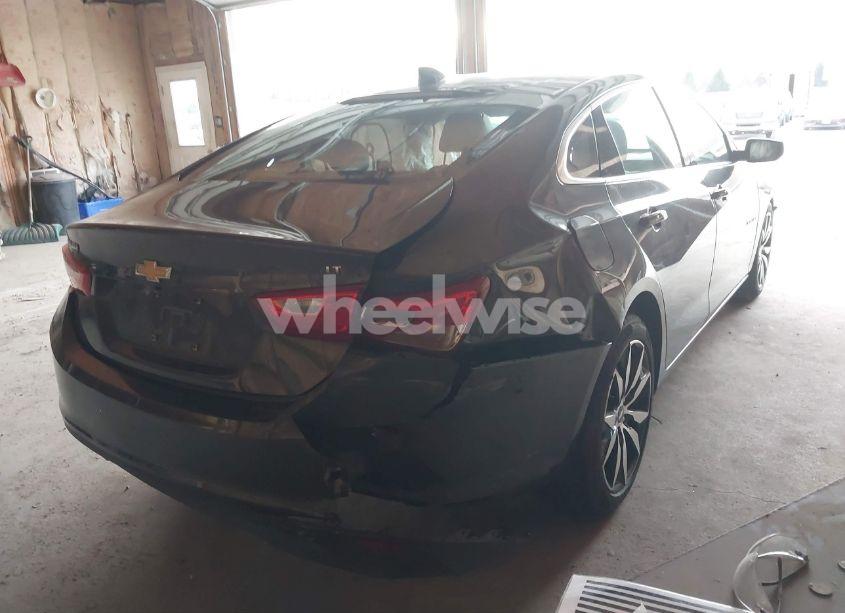 Photo 4 of 2017 Chevrolet Malibu 1LT (VIN 1G1ZE5ST8HF221313)