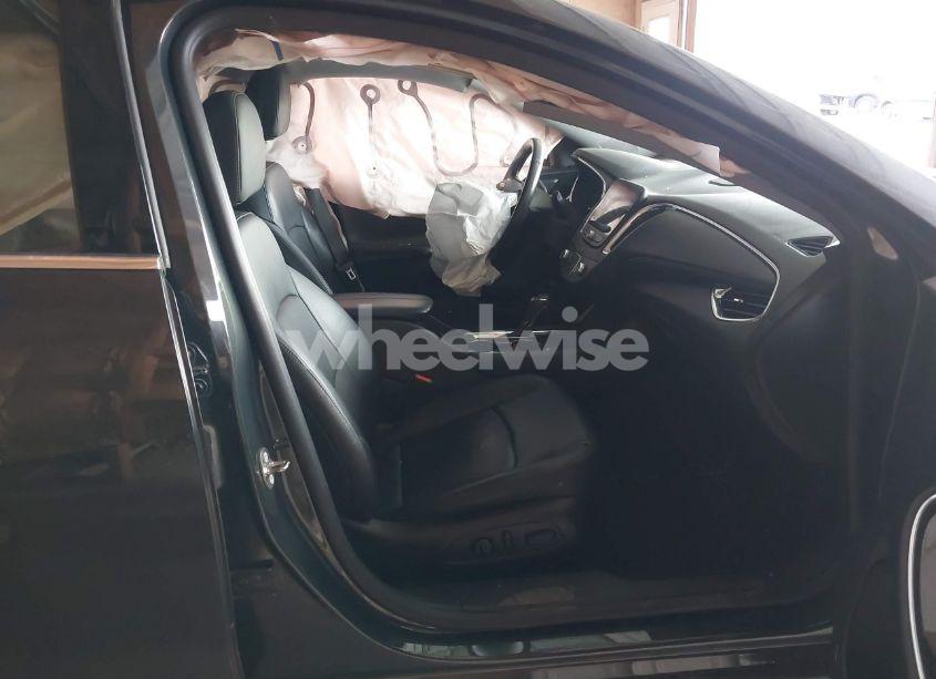 Photo 5 of 2017 Chevrolet Malibu 1LT (VIN 1G1ZE5ST8HF221313)