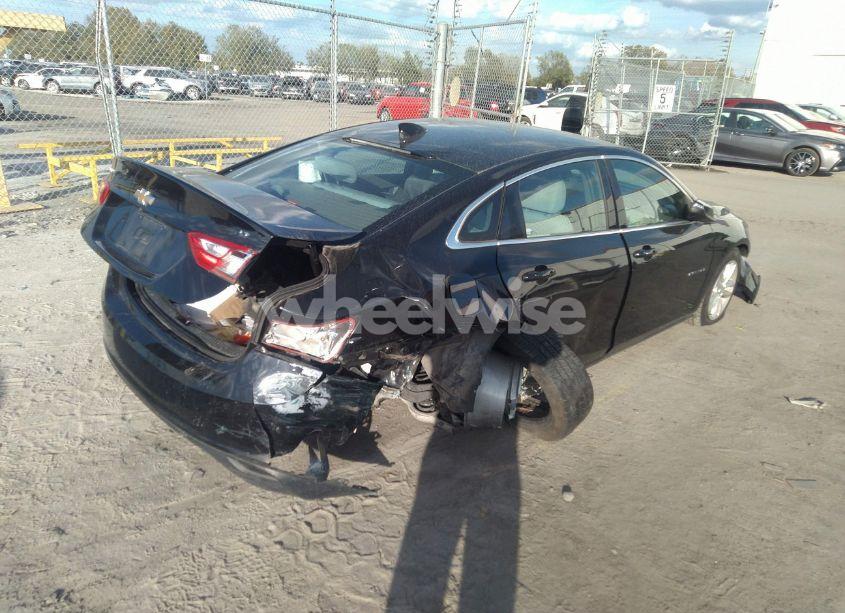 Photo 4 of 2017 Chevrolet Malibu 1LT (VIN 1G1ZE5ST8HF222400)