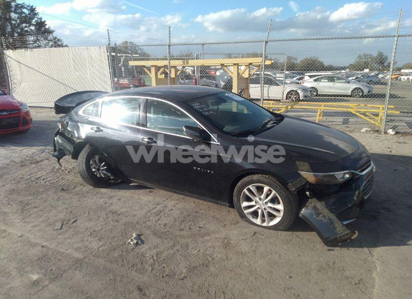 Photo 6 of 2017 Chevrolet Malibu 1LT (VIN 1G1ZE5ST8HF222400)