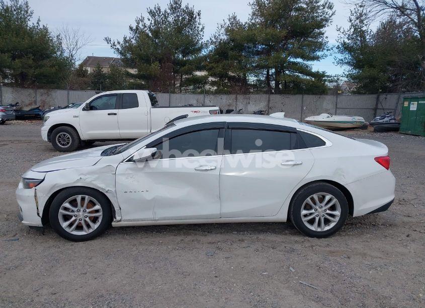 Photo 14 of 2017 Chevrolet Malibu 1LT (VIN 1G1ZE5ST8HF227872)